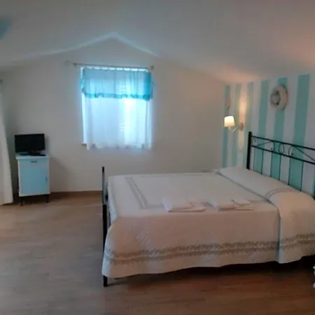 Affittacamere Le Querce Bed & Breakfast 3*